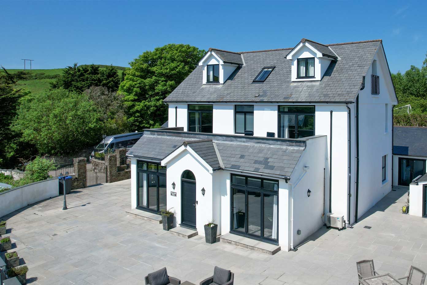 House with Smarts Aluminium Windows