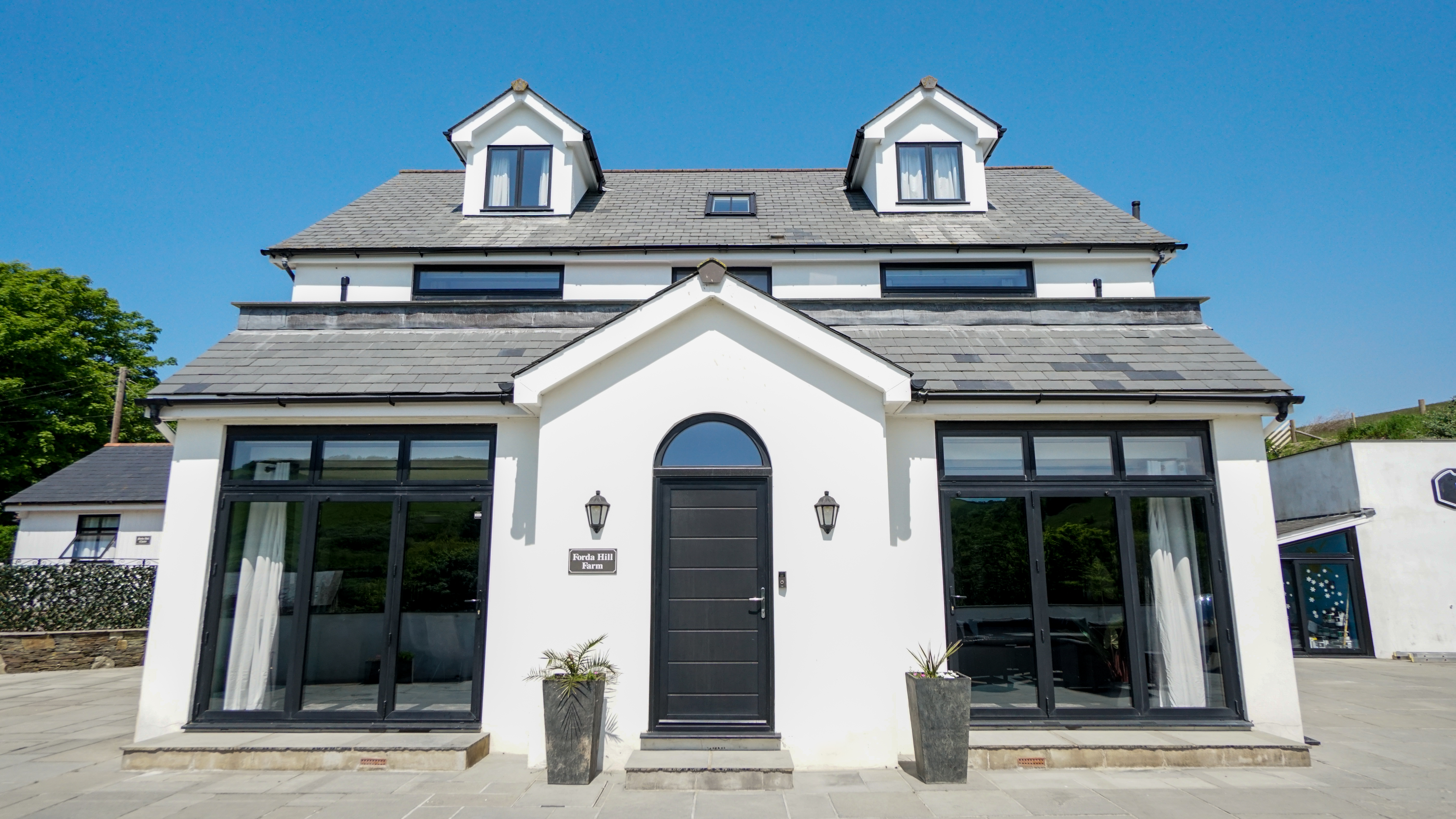 Smarts signature style front door & Aluminium Windows