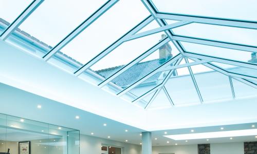 Swimming pool with a lantern roof